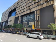 大型戶外LED屏讓濟南某商務(wù)樓宇成商業(yè)美學(xué)新地標(biāo)