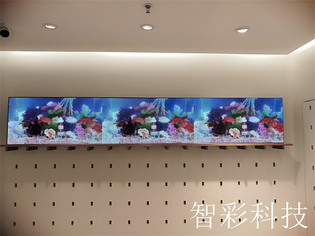 Lily服裝店LED顯示屏由上海智彩科技設計、安裝